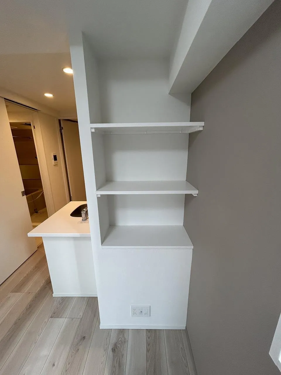 LiveCasa Nishidai - Interior - ["Wood", "Shelving", "Fixture"]