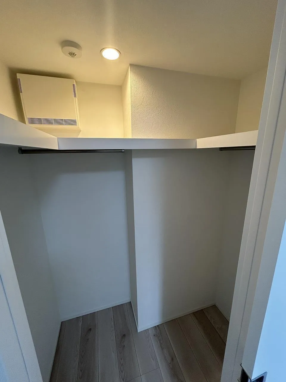 LiveCasa Nishidai - Interior - ["Fixture", "Wood", "Interior design"]