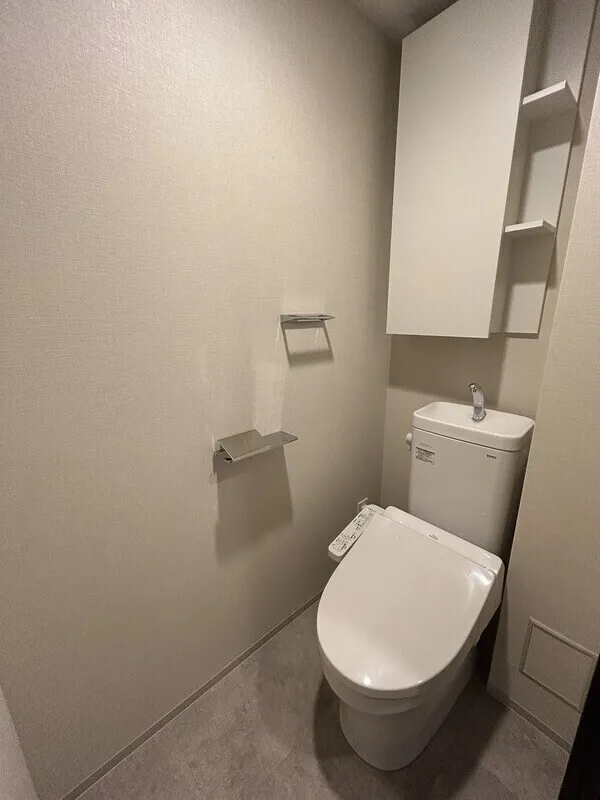 Blanchiesta Kiba - Interior - ["Toilet seat", "Plumbing fixture", "Toilet"]