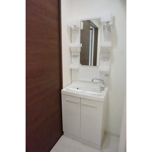 Mono TerrAce - Interior - ["Bathroom cabinet", "Tap", "Cabinetry"]