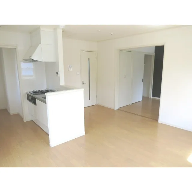 Comodia Misuzu - Interior - ["Cabinetry", "Countertop", "Wood"]