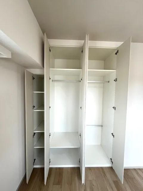 Stella Maison Sangenjaya - Interior - ["Wall", "Wood", "Flooring"]