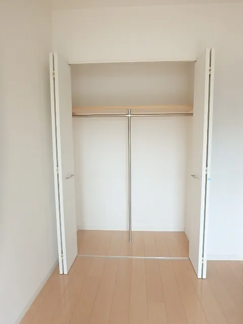 Ecology Asakusa Bridge Residence - Interior - ["Fixture", "Wood", "Door"]