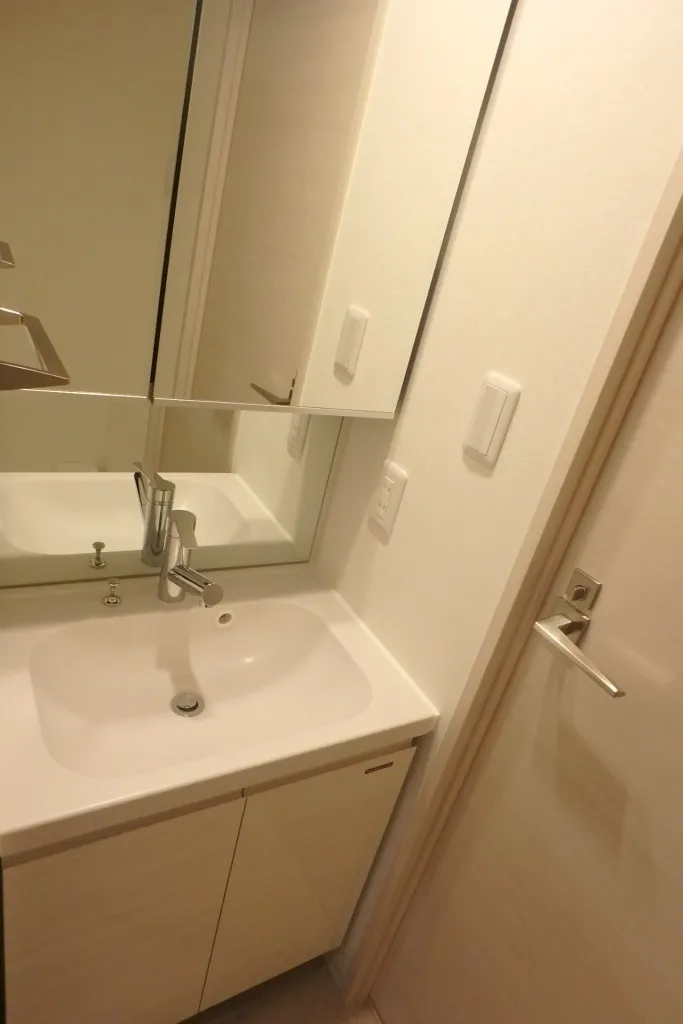 La Douceur Nerima Kasugacho - Interior - ["Mirror", "Building", "Fixture"]
