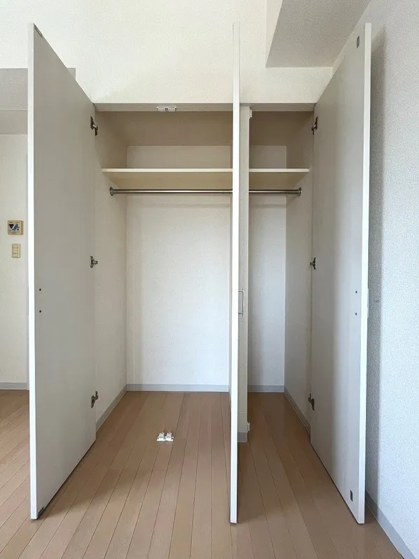 Ecology Toyocho Pro Century - Interior - ["Flooring", "Floor", "Wood"]