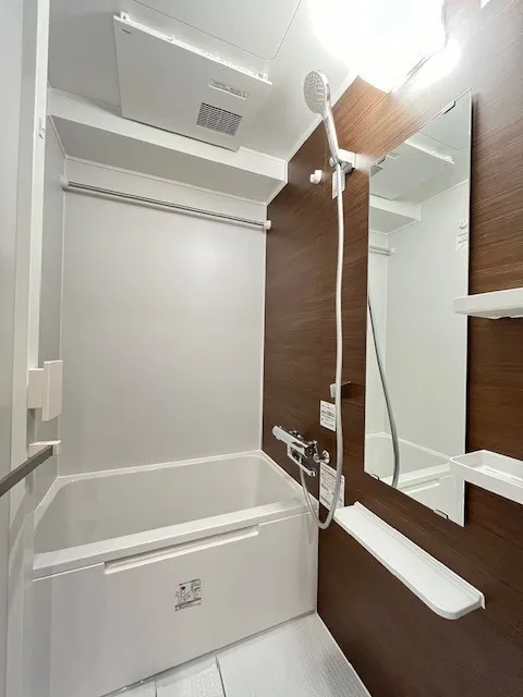 Residia Ueno Okachimachi - Interior - ["Flooring", "Plumbing fixture", "Floor"]