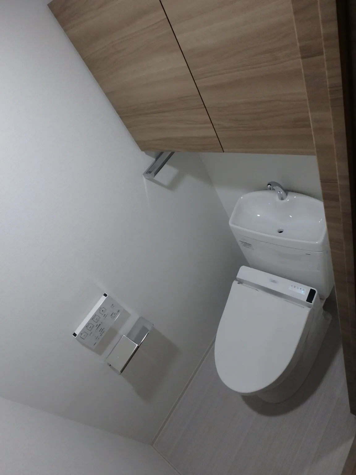 Orchid Residence Ueno - Interior - ["Toilet seat", "Toilet", "Plumbing fixture"]