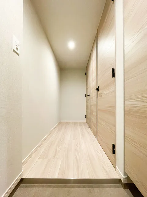 Preasvelta Minowa - Interior - ["Flooring", "Floor", "Wood flooring"]
