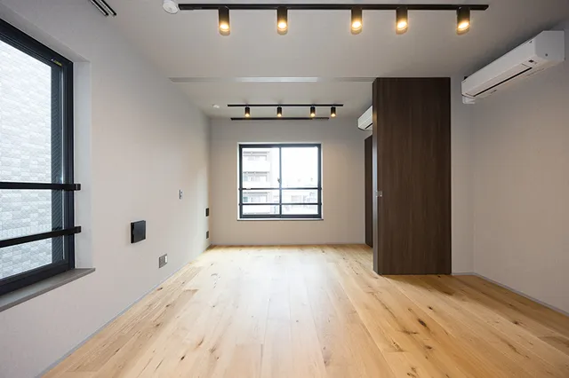 Arrows Myogadani - Interior - ["Wood", "Flooring", "Wood flooring"]