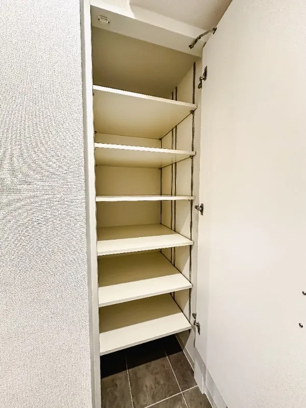 NTPR Residence Shibaura 3-Chome - Interior - ["Wood", "Flooring", "Shelving"]