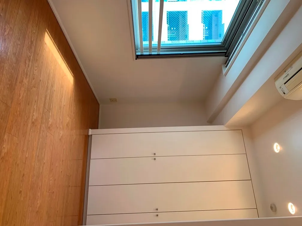 La Douceur Sugamo - Interior - ["Window", "Fixture", "Wood"]
