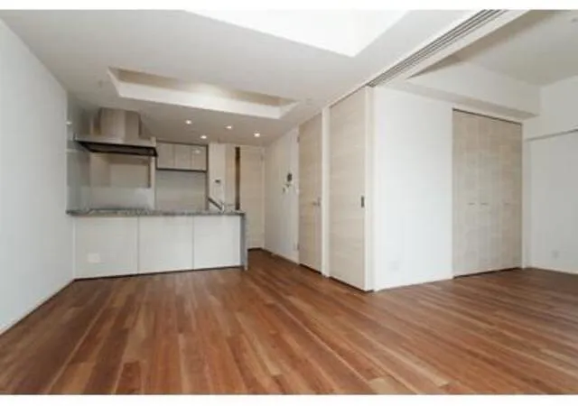 Revista Shirokane-Takanawa - Interior - ["Flooring", "Wood flooring", "Floor"]