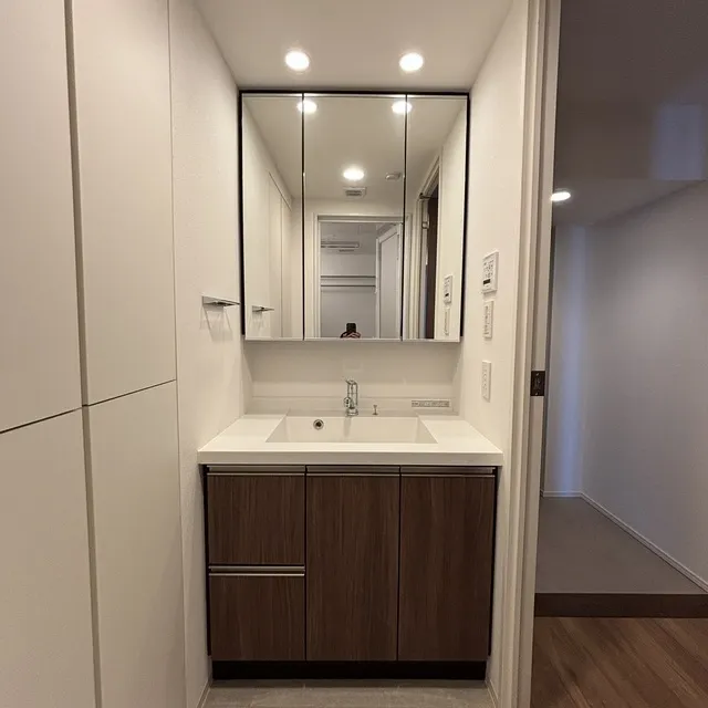 Park Axis Shinagawa Tennozu Isle - Interior - ["Flooring", "Floor", "Interior design"]