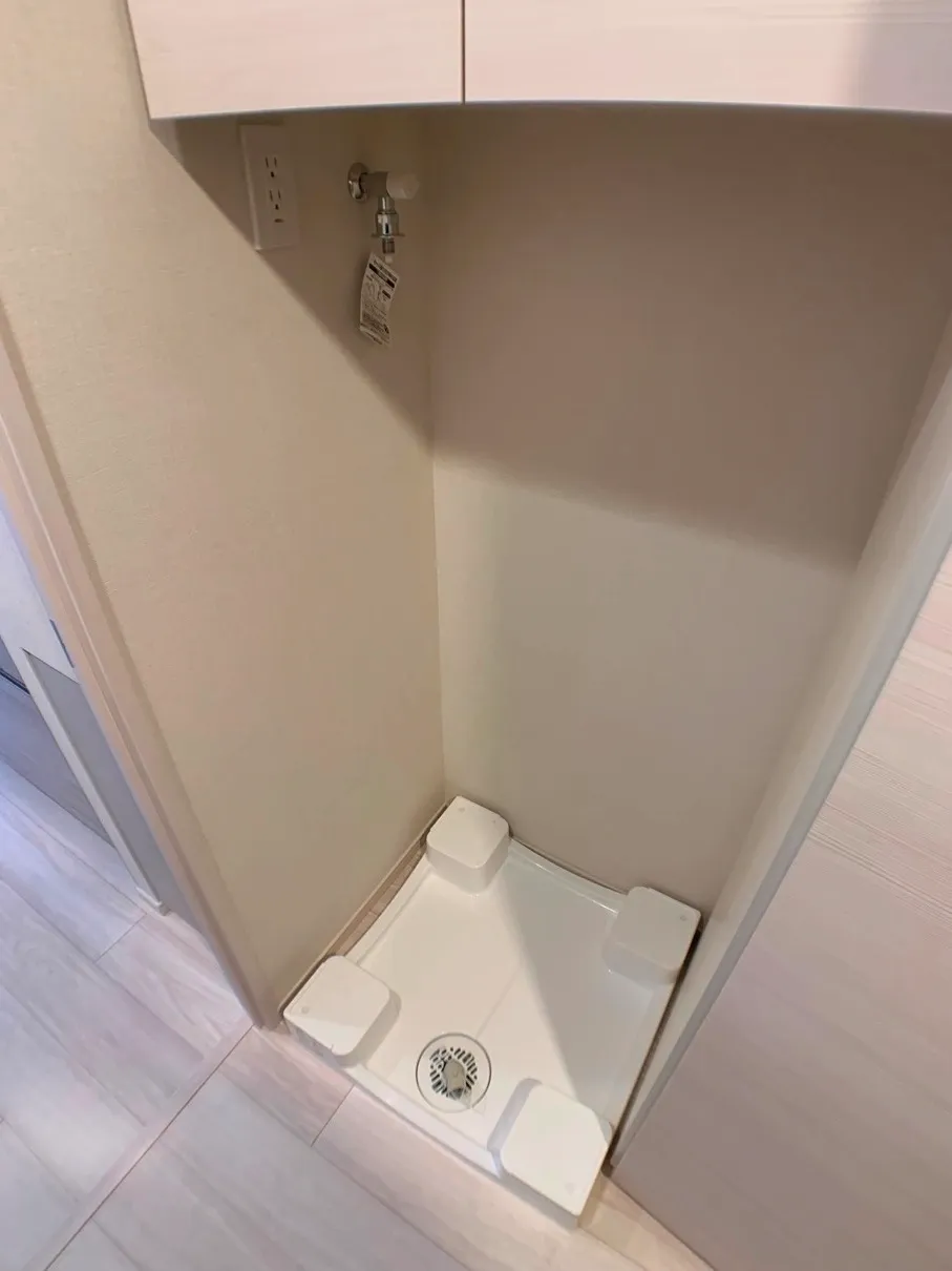 Prime Urban Asakusa Tawaramachi - Interior - ["Tile Flooring", "Bathroom", "Plumbing fixture"]
