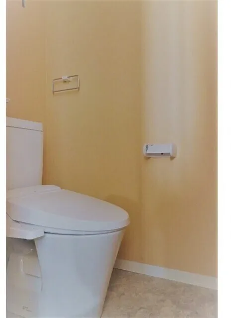 La Douceur Suginami Wada - Interior - ["Toilet roll holder", "Plumbing fixture", "Plastic"]
