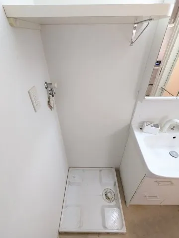 Garden Meguro - Interior - ["Plumbing fixture", "Flooring", "Floor"]