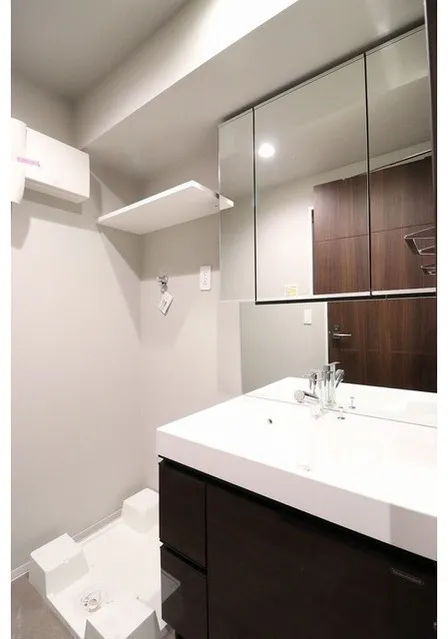 La Douceur Sugamo West - Interior - ["Interior design", "Flooring", "Plumbing fixture"]