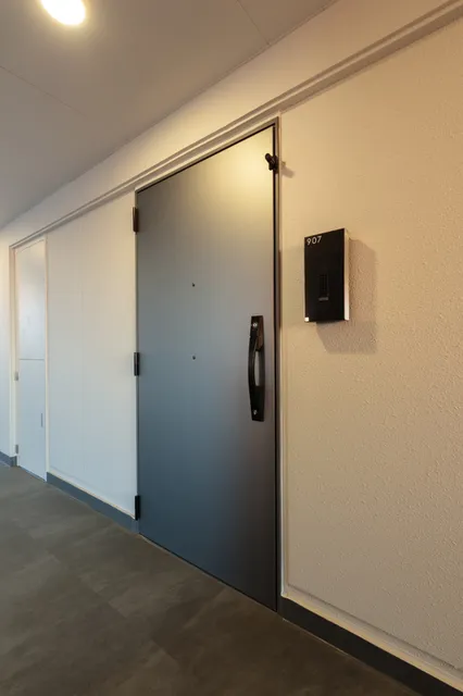 Terra Silk Forest - Interior - ["Door", "Home Door", "Door handle"]