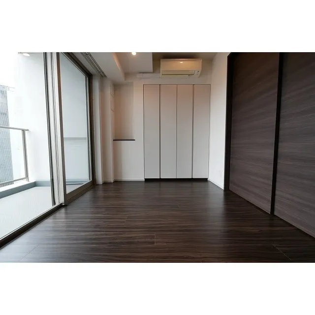 Comforia Shinjuku East Side Tower - Interior - ["Wood", "Window", "Fixture"]