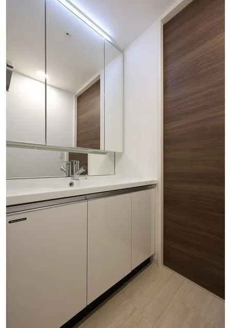 Grand Chiyoda Iwamotocho - Interior - ["Interior design", "Flooring", "Floor"]