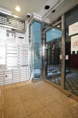 Lions Mansion Omori Honcho No. 3 - Exterior - ["Glass", "High-rise building", "Aluminium"]