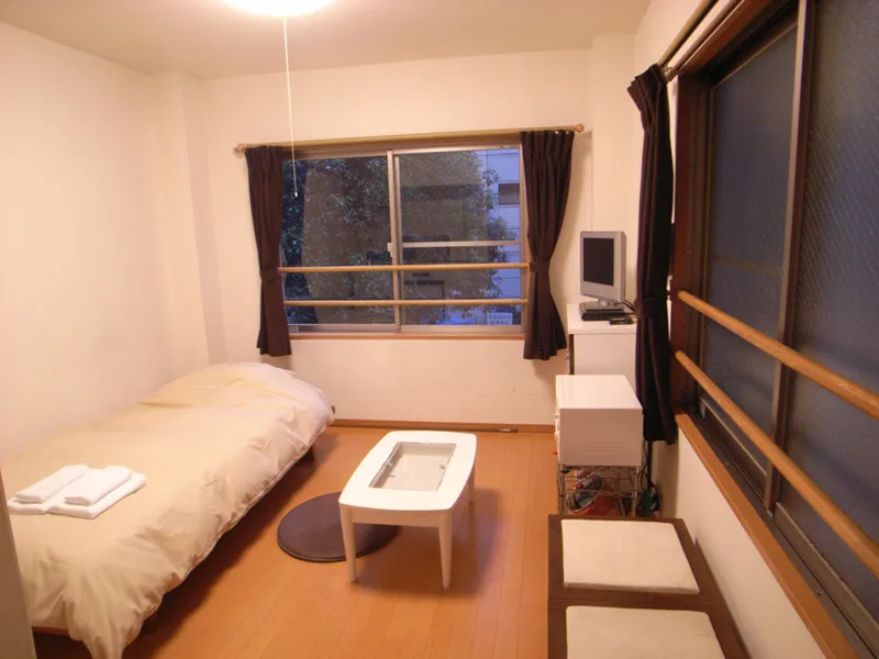 JAPT Shinjuku Gyoen 2 - Interior - ["Room", "Furniture", "Property"]