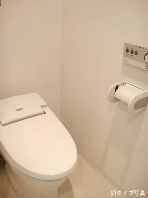 Comforia Shimokitazawa - Interior - ["Bathroom", "Toilet seat", "Toilet"]