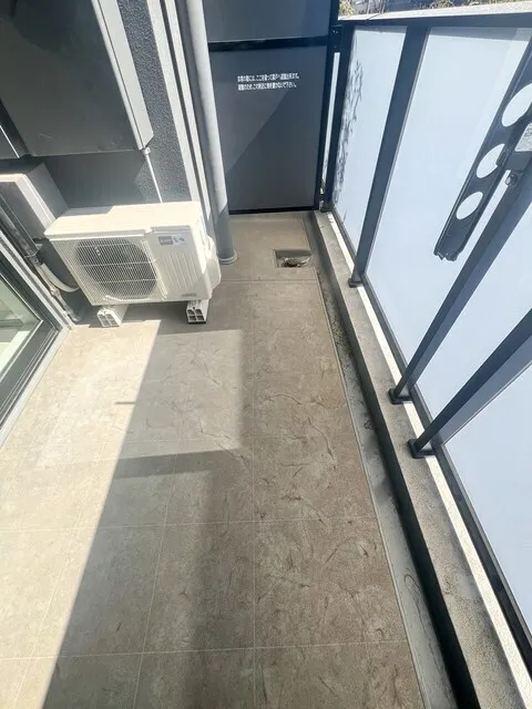 Brookside Residence Kiba - Interior - ["Composite material", "Floor", "Glass"]