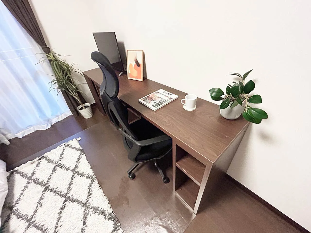 Mynavi STAY Ginza East - Interior - ["Furniture", "Wood", "Desk"]