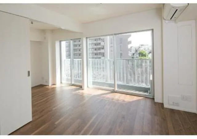 Park Tiara Kitamagome - Interior - ["Flooring", "Wood flooring", "Floor"]