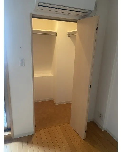 K2 - Interior - ["Wood", "Flooring", "Floor"]