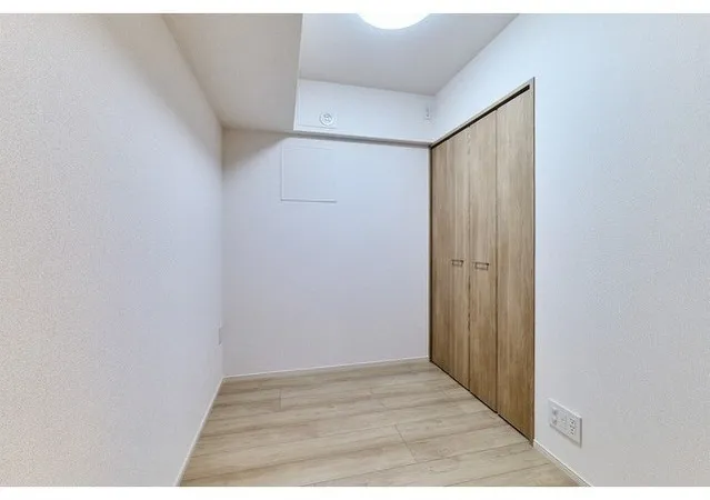 Due Oku - Interior - ["Flooring", "Floor", "Wood"]