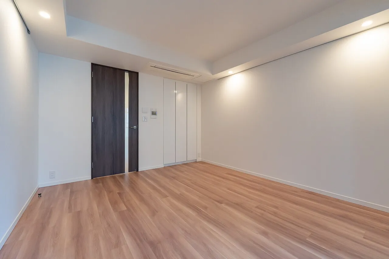 La Tour Shinjuku Annex - Interior - ["Building", "Fixture", "Wood"]
