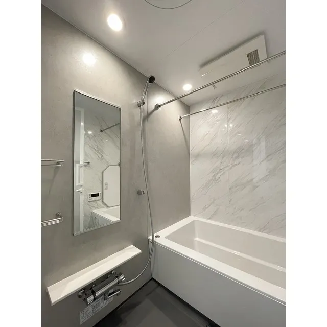 Comforia Kitazawa - Interior - ["Plumbing fixture", "Shower head", "Door"]