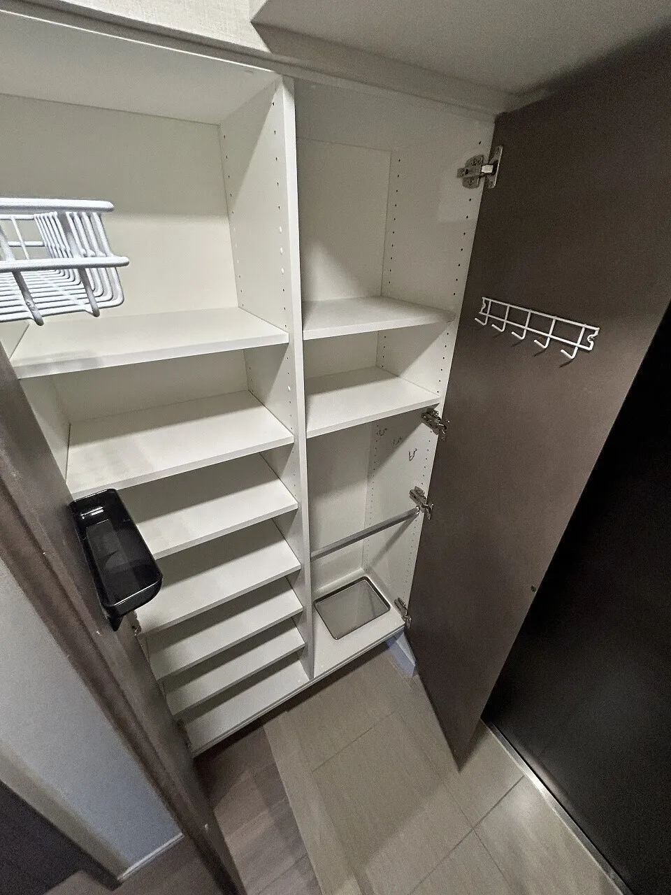 Blanchiesta Kiba - Interior - ["Flooring", "Shelving", "Design"]