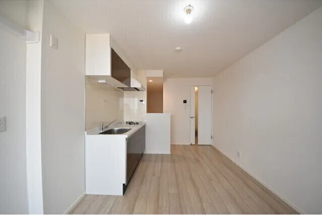 El Faro Hiroo - Interior - ["Building", "Furniture", "Rectangle"]