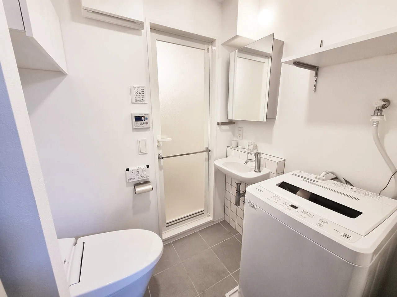 Mynavi STAY Tachiaigawa 2 - Interior - ["Plumbing fixture", "Flooring", "Floor"]