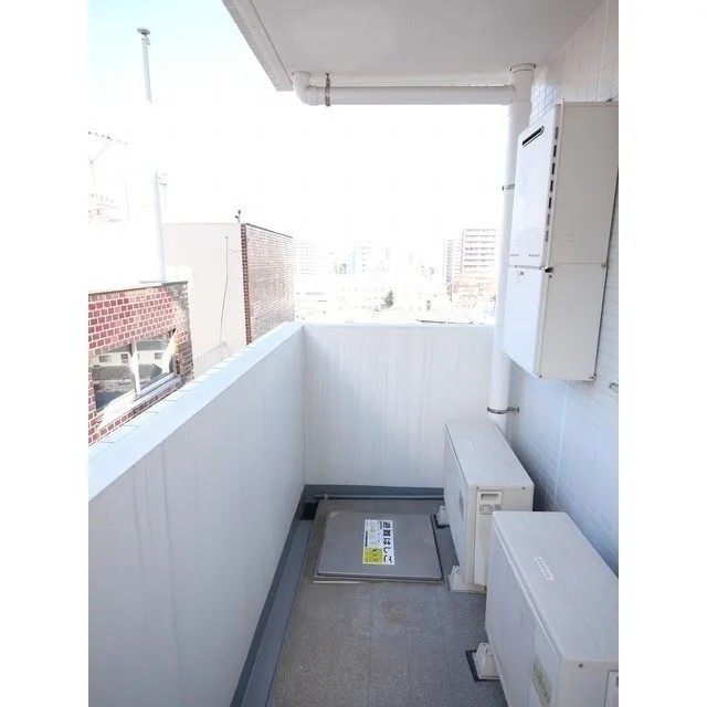 Main Terrace Ueno - Interior - ["Window", "Building", "Fixture"]