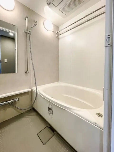 Royal Parks Ariake - Interior - ["Flooring", "Plumbing fixture", "Interior design"]