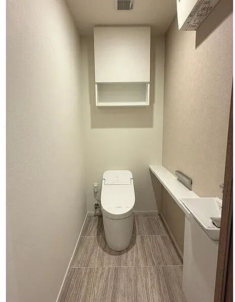 HARUMI FLAG SUN VILLAGE C Building - Interior - ["Flooring", "Floor", "Toilet seat"]
