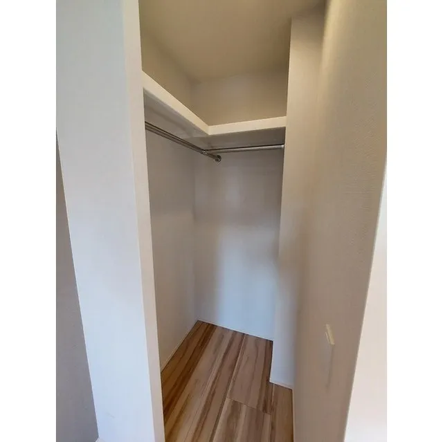 Geoent Monzen Nakacho - Interior - ["Wood", "Fixture", "Flooring"]