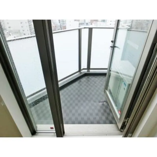 Park Axis Kodenmacho - Interior - Balcony