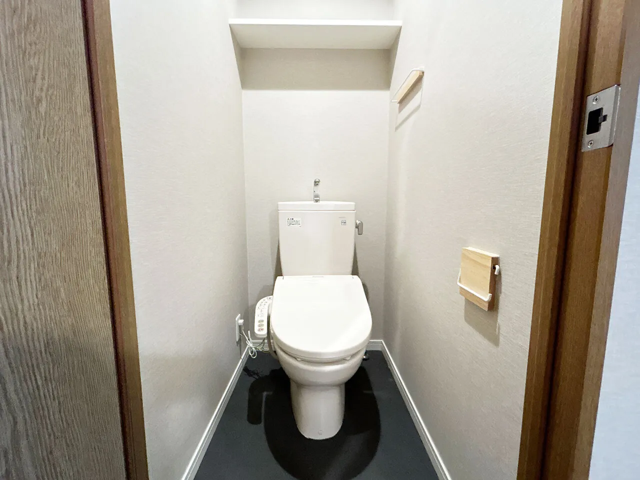 Mynavi Stay Akihabara Station - Interior - ["Toilet seat", "Toilet", "Plumbing fixture"]