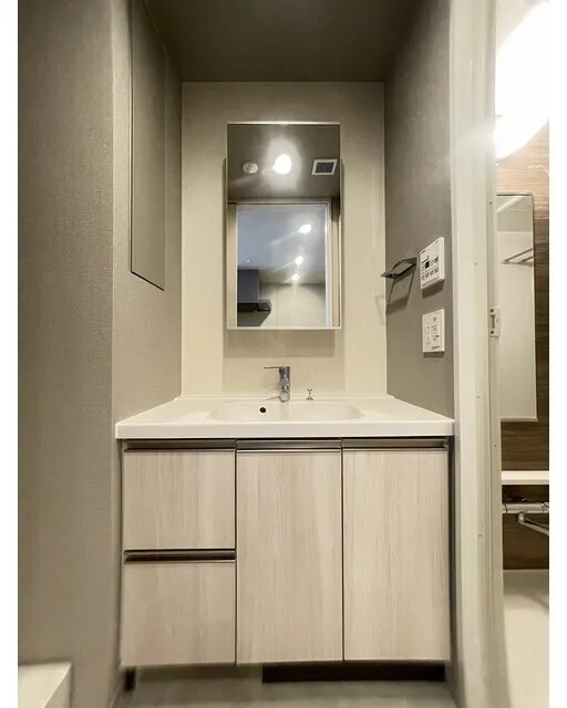 Wellis Urban Sumiyoshi East - Interior - ["Flooring", "Interior design", "Plumbing fixture"]