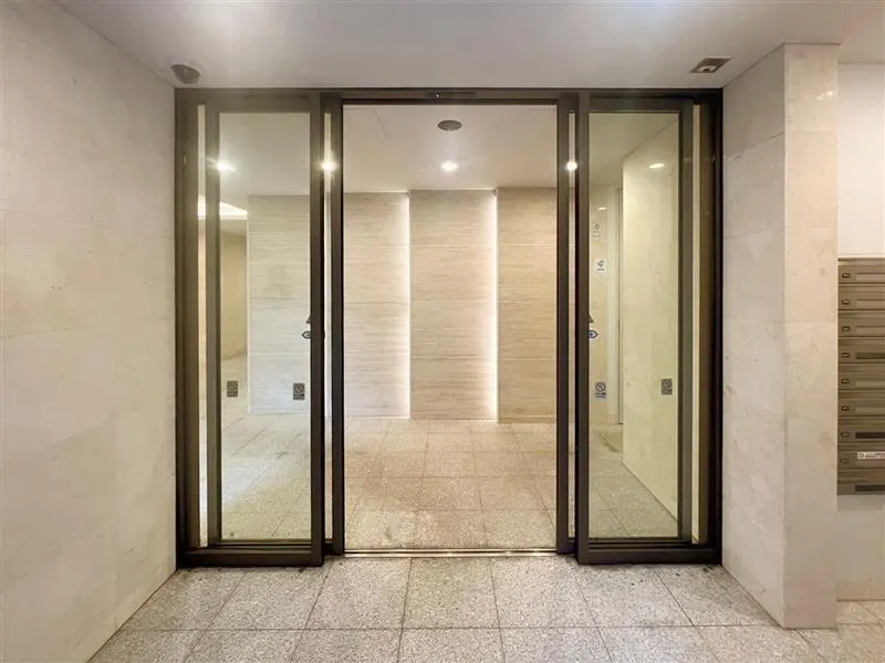 Doue Minami Azabu - Exterior - ["Flooring", "Floor", "Door"]