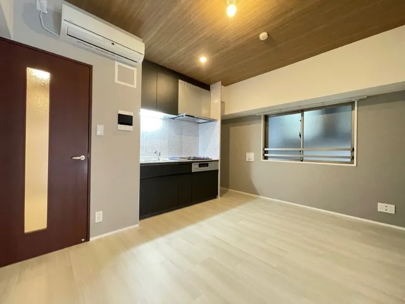 Residia Iriya - Interior - ["Flooring", "Floor", "Interior design"]