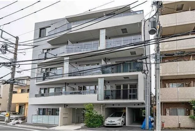 LUMIEC HONCHO EAST - Exterior - ["Apartment", "Overhead power line", "Balcony"]