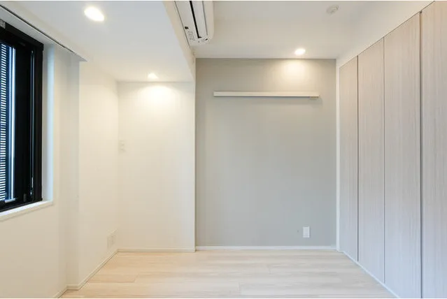 Refill Orb Yoyogi - Interior - ["Rectangle", "Wood", "Lighting"]