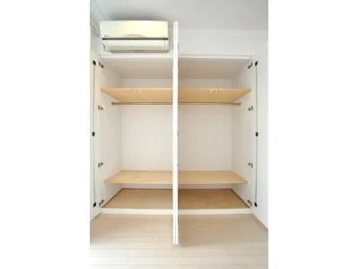 Premier Stage Mita Keio University Front - Interior - ["Shelving", "Wood", "Rectangle"]