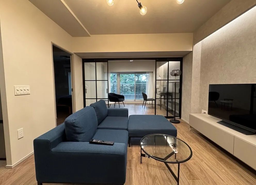 Green Oasis Akasaka - Interior - ["Furniture", "Interior design", "Flooring"]
